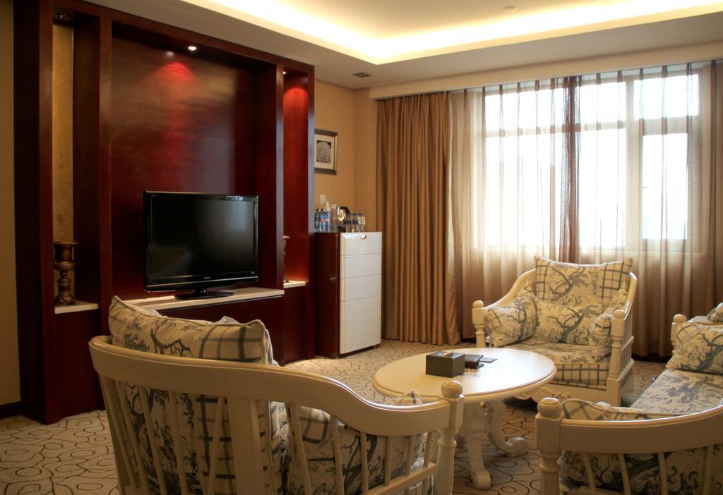 Dynasty International Hotel Куньмин Номер фото