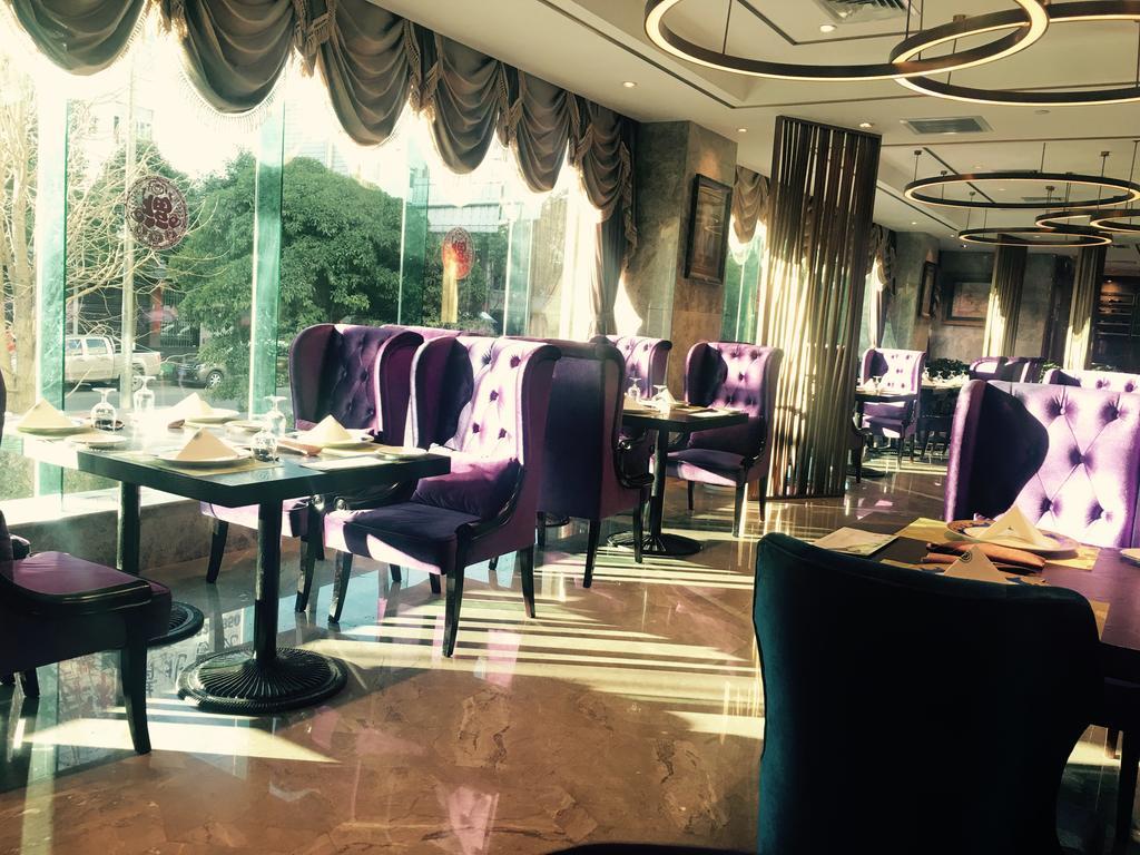 Dynasty International Hotel Куньмин Экстерьер фото