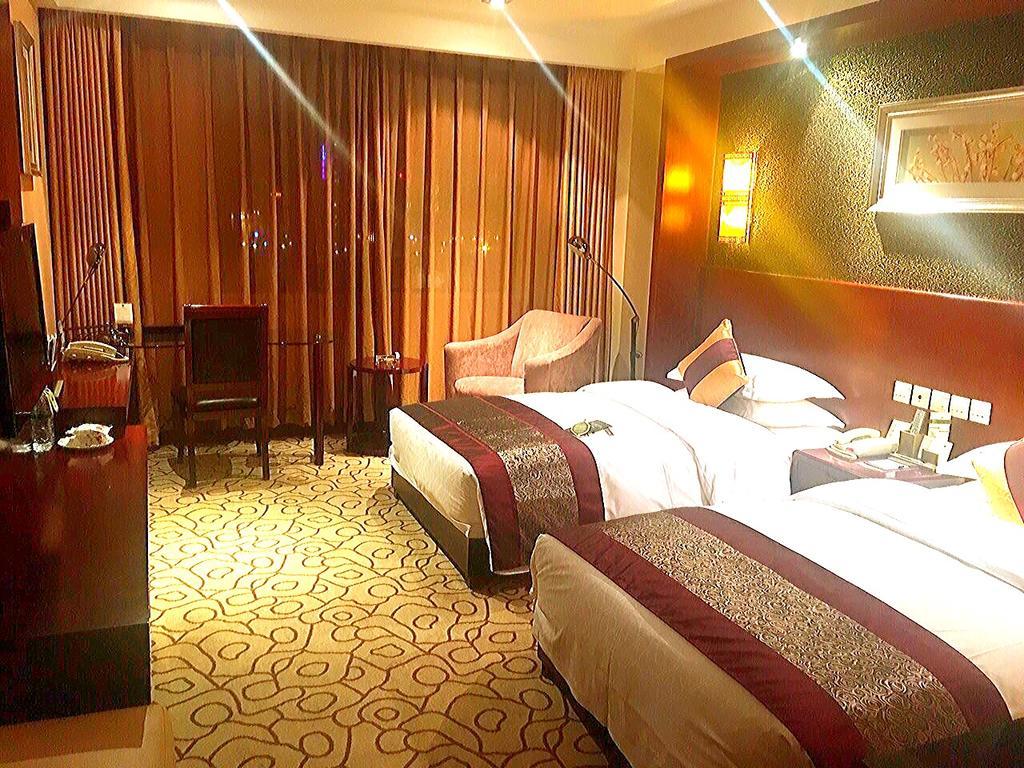 Dynasty International Hotel Куньмин Экстерьер фото